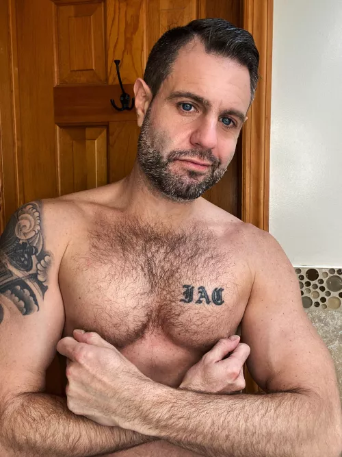 Who wants to run their hands through dads chest hair? by yourdaddysfavdj