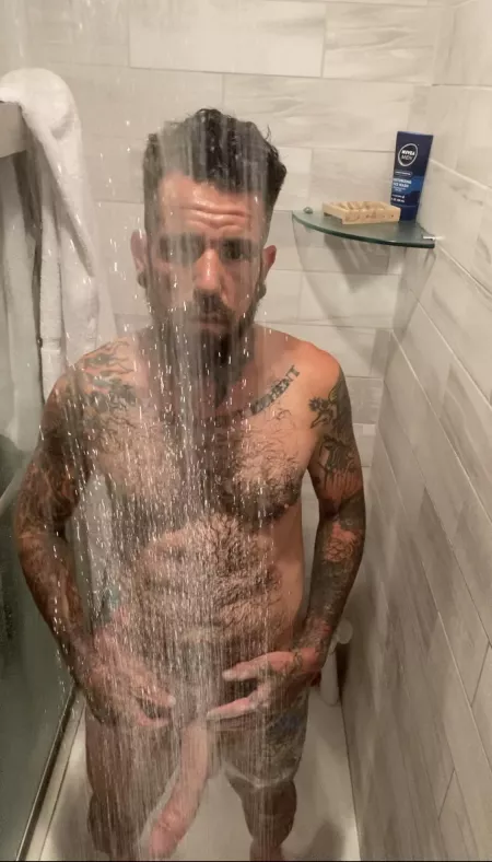 Who wants to save some water with me? by whowantstotouchit