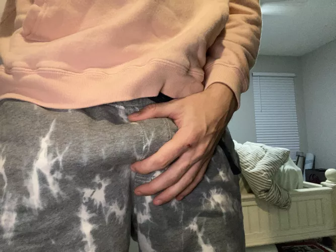 Who wants to see (; by idntknwshtt