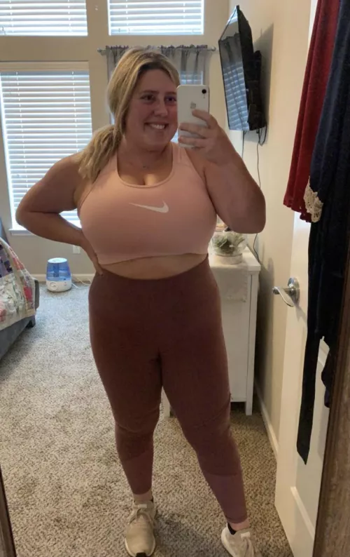 Who wants to see her big tits? She’s 22, kik flixster10 with ASL for more, would love to see a dick pic as well. by easytaco1996