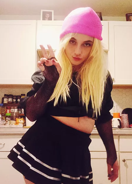 Who wants to see my girl cock? by delilahsummersxo