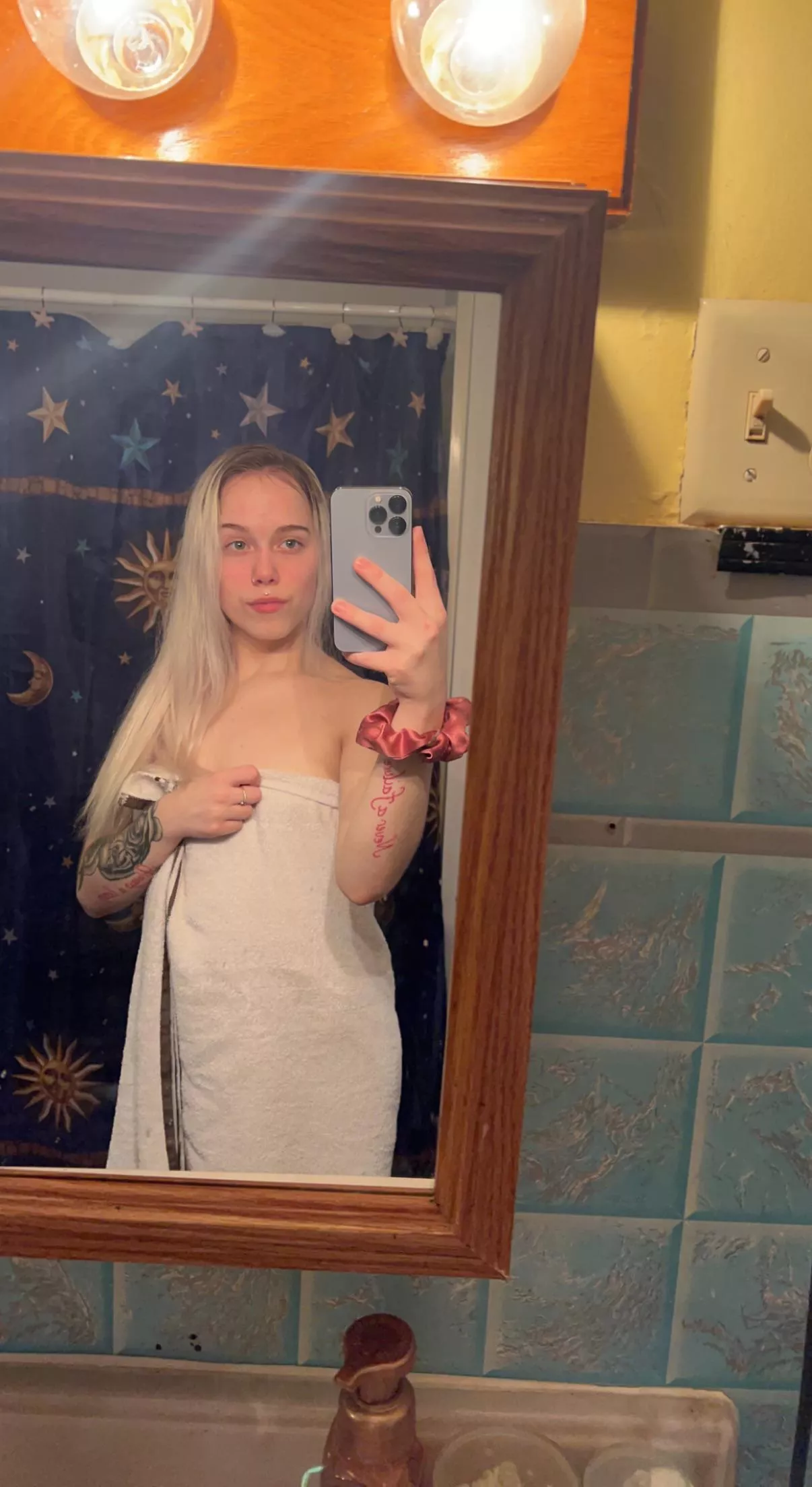 Who wants to see what’s under the towel🙈🥺🤫 posted by Chanel0729