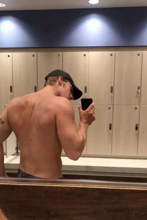 Who wants to serve me 😈 by munstahdick