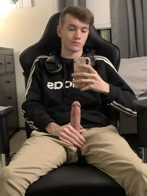 Who wants to sit on my cock? by FinnAugust