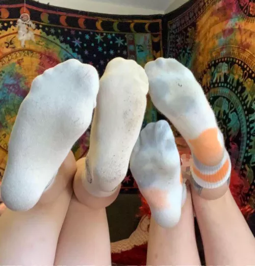 who wants to smell our stinky toes by MonaRed69pantirosex