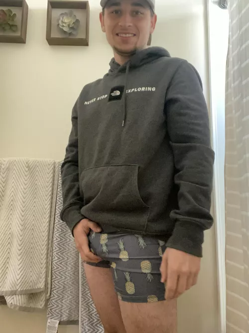 Who wants to spend this rainy day off work with me? by EatAssThenPussy