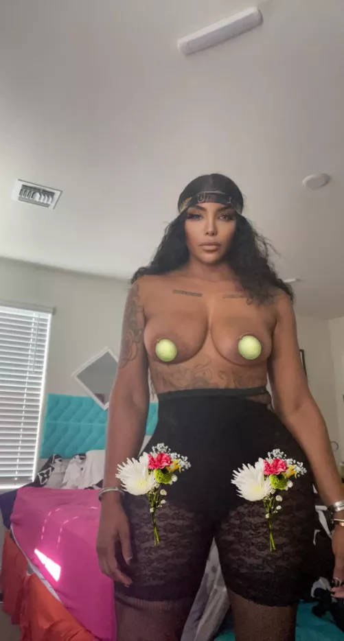 Who wants to suck my big black Milf Titties?🍈🍈👅 if you trying to meet or FaceTime add me here and message me by DaniDimes_
