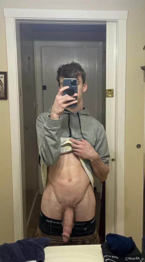 who wants to suck my softie? 😉 by youngnhungx