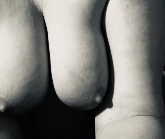 Who wants to suck on my nipples by brunettehotwife69