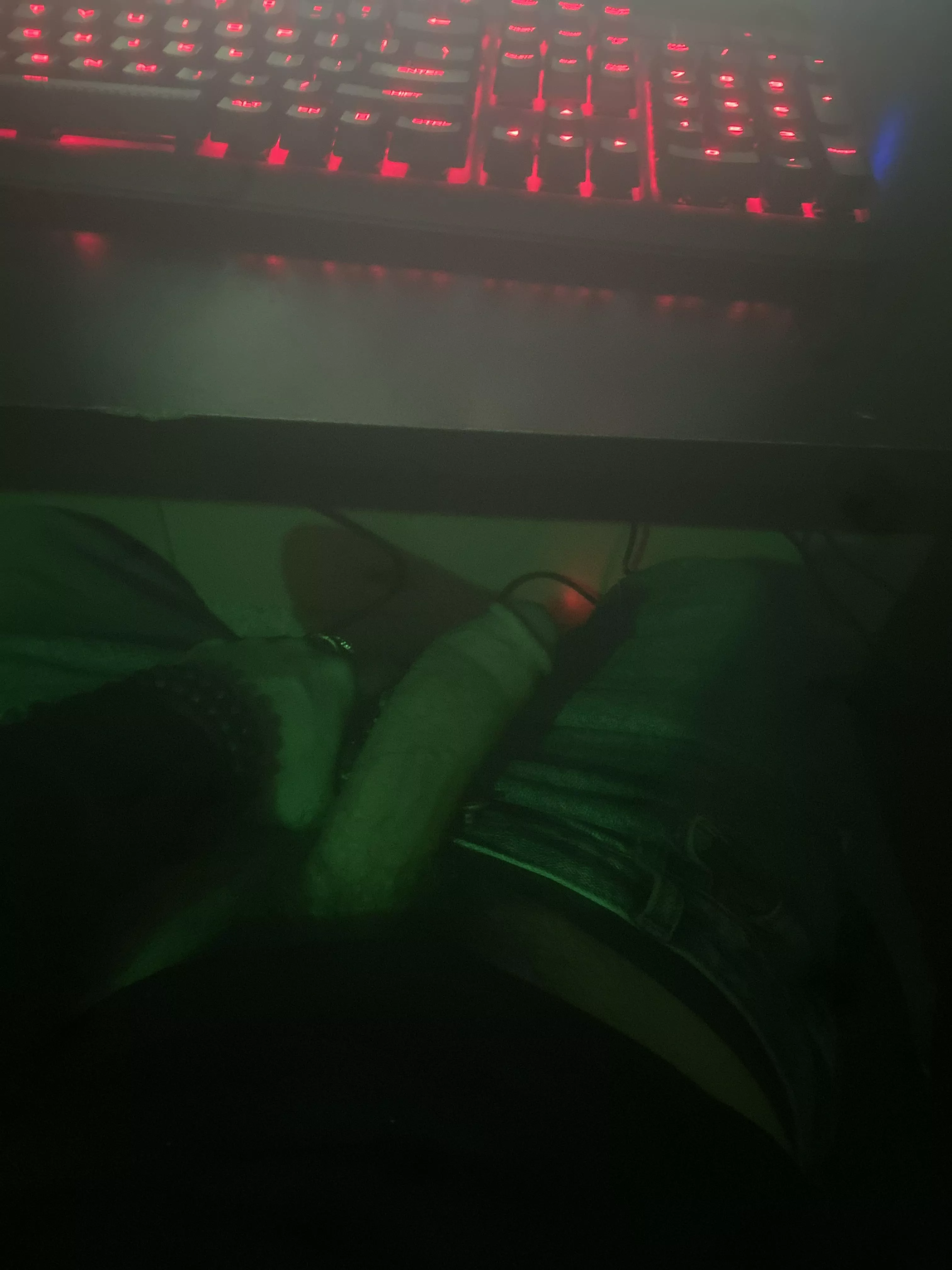 Who wants to support me from under the desk? [22] [m4f] posted by Coolcyclone99