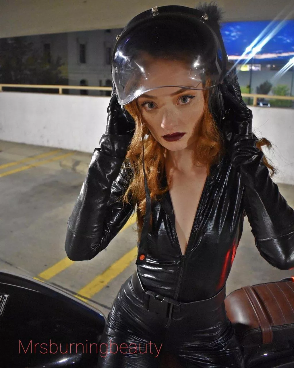 Who wants to take Catwoman for a ride? (Mrsburningbeauty) [Batman] posted by theburningbeauty