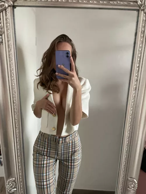 who wants to take off my jacket? 😋 by lovelyletiicia