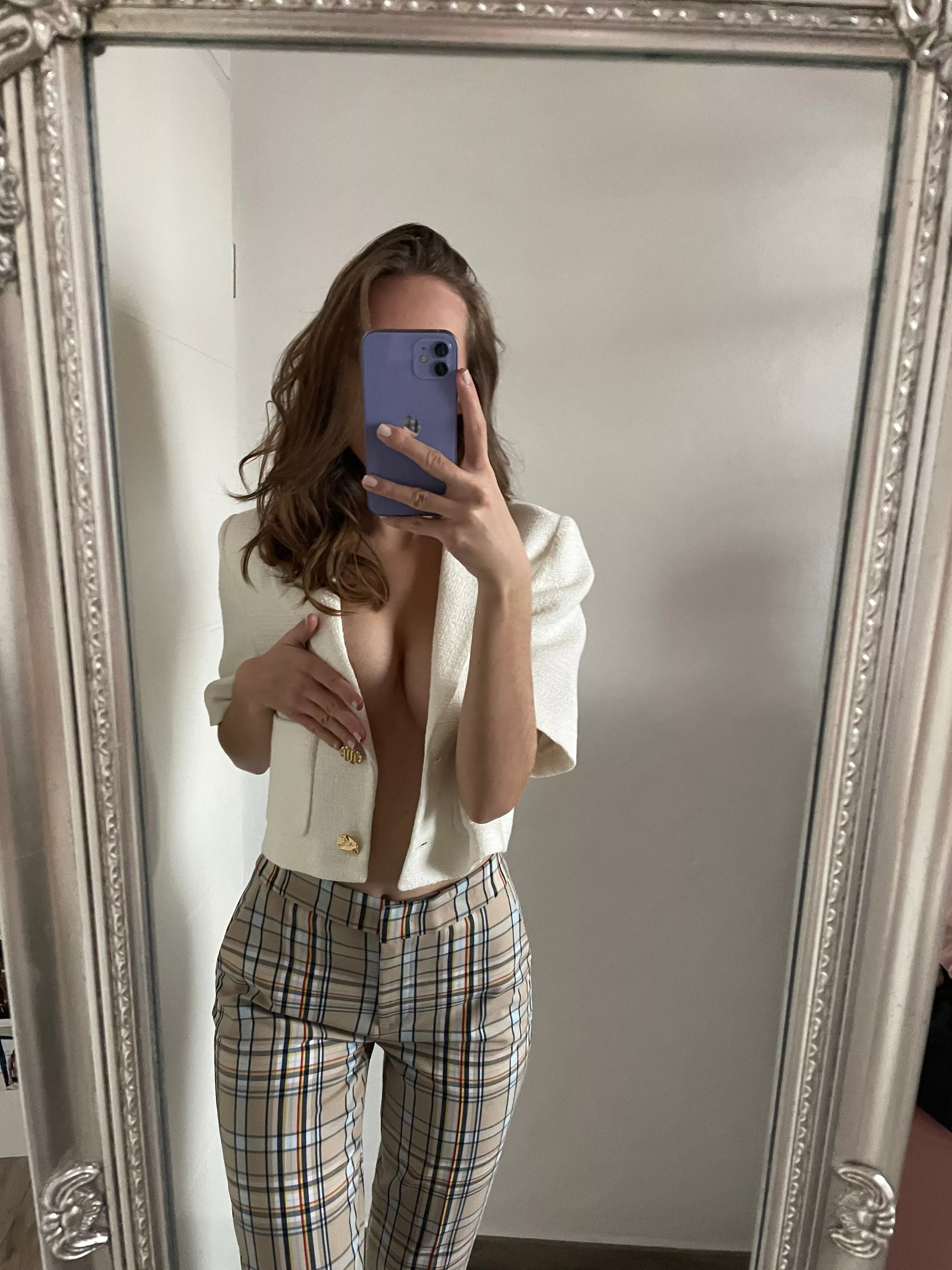 who wants to take off my jacket? 😋 posted by lovelyletiicia