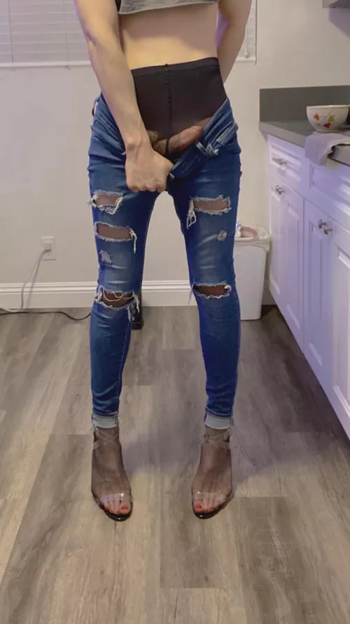 Who wants to taste my clit? by kristenkatana