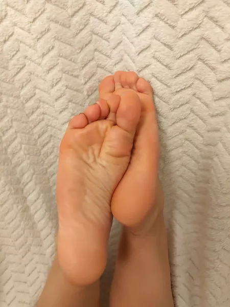 Who wants to taste them? by AmateurFeetForYou