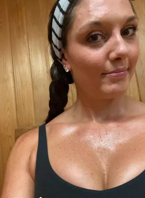 Who wants to tittyfuck me?😈😈 by partygirl814