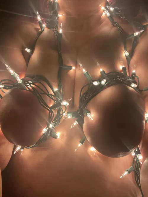 Who wants to unwrap me? by kittypoppins13