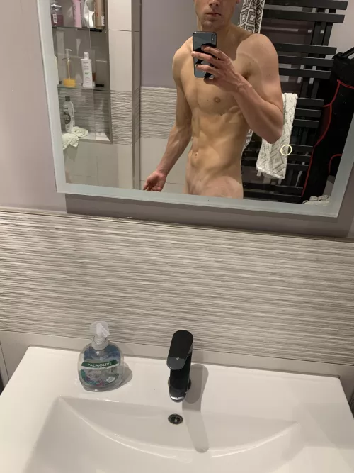 Who wants to workout with me by Hratpackage