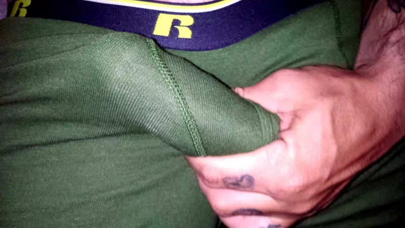 Who wants to wrap there lips around it? by skol21