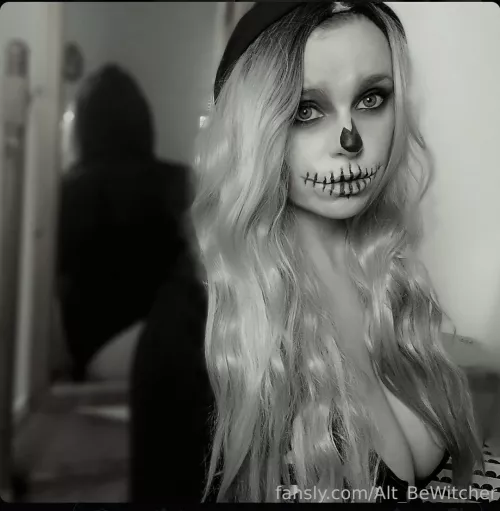 Who wishes it was Halloween everyday 🖤 by Alt_BeWitcher