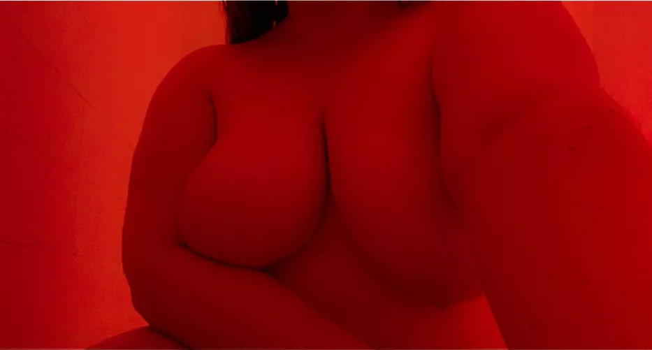 Who would like to come join in this shower? by PunkMilaOF