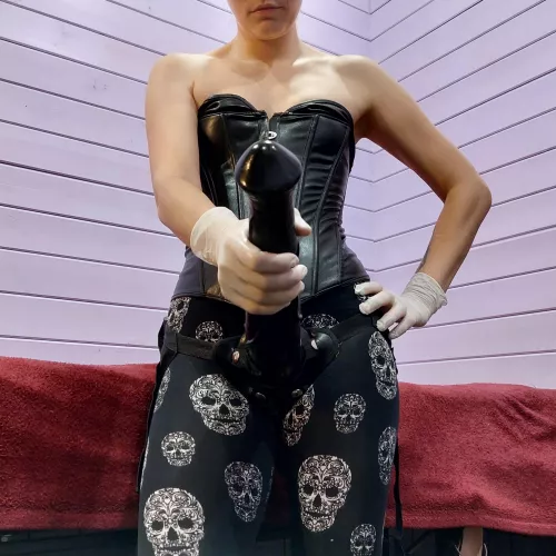 Whoever is a good boy can help me unlace my corset. by Mistress_Priest