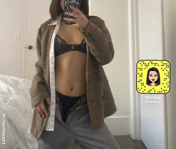 Who’s bored and wants to play?👅(f) by neptunebbyy