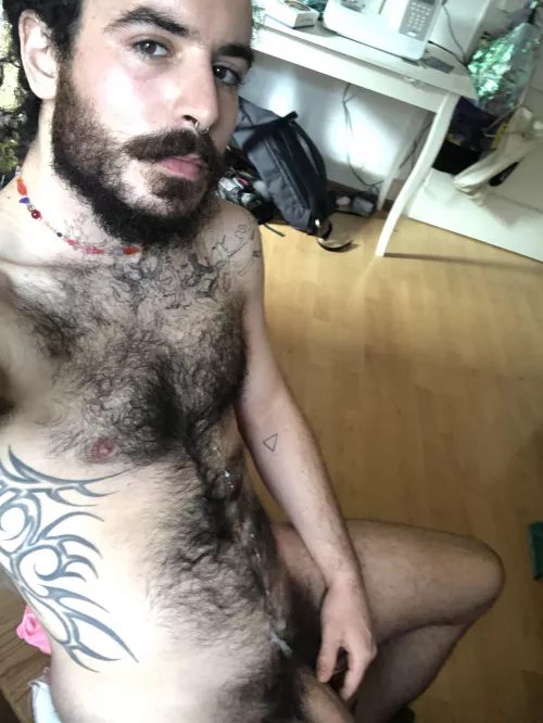 Who‘s cleaning up that mess? by Simpli_ccius