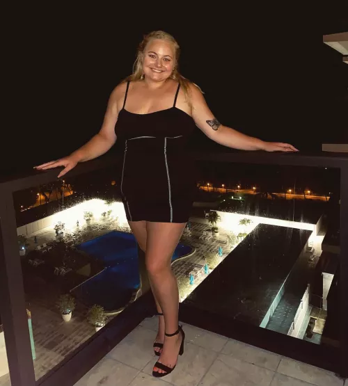 Who’s coming on my next vacation with me? by Thickqueenbabayy