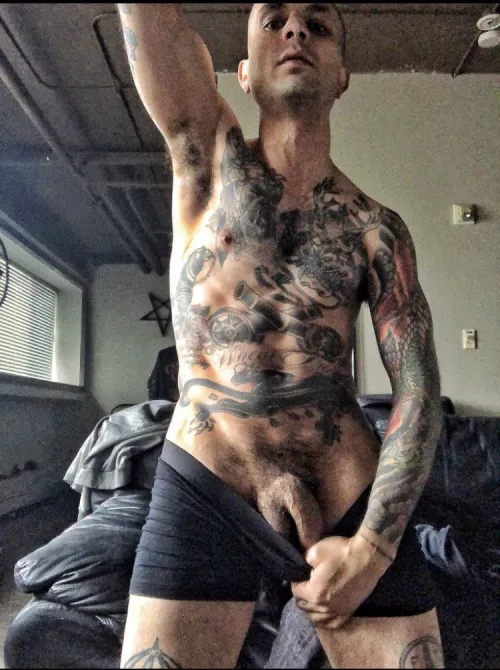 Who’s coming to bed by Crucifixionofchrist