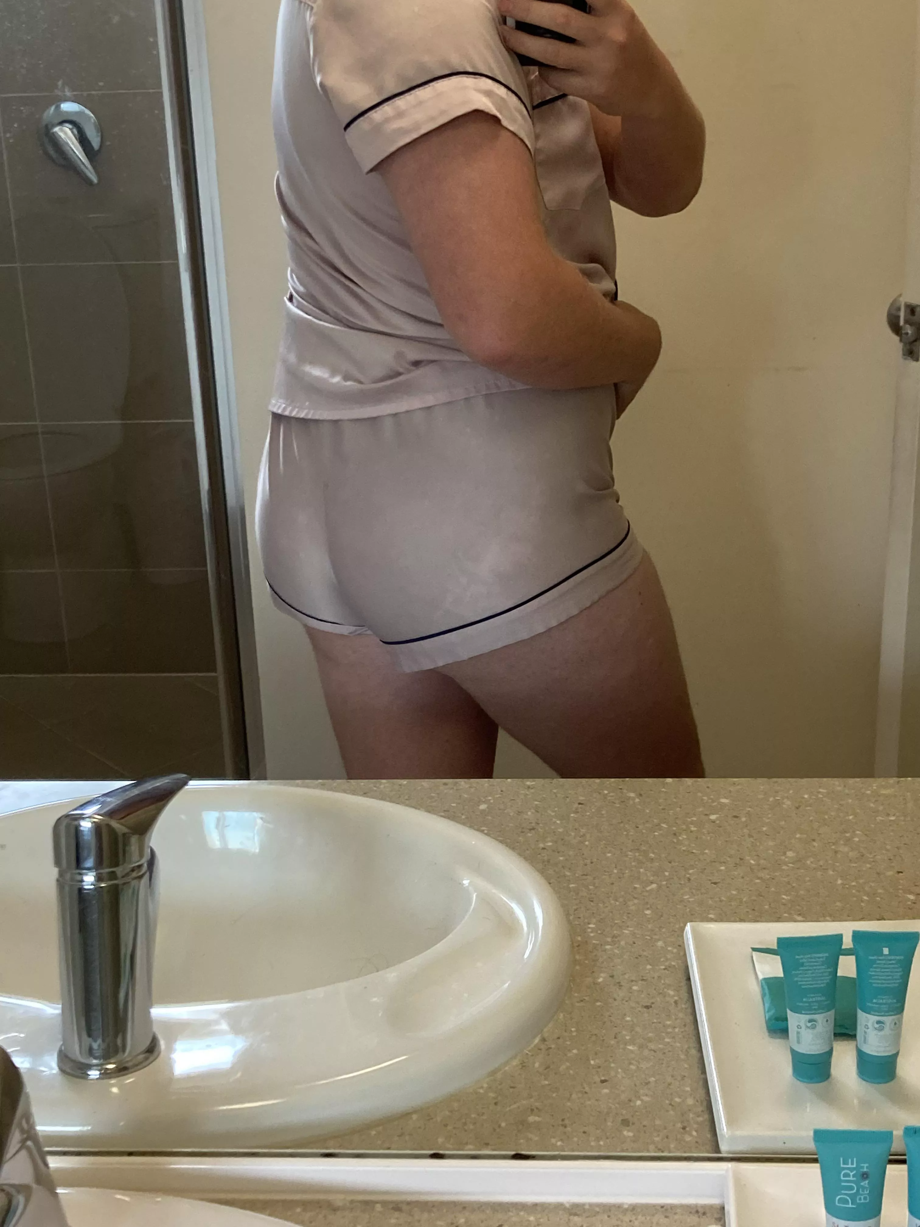 Who’s coming to cuddle with me ☺️ posted by Liv_rose_