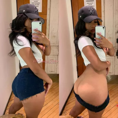 Who's down for a quick fuck in the change room? 😈💦 by BunnyJ9