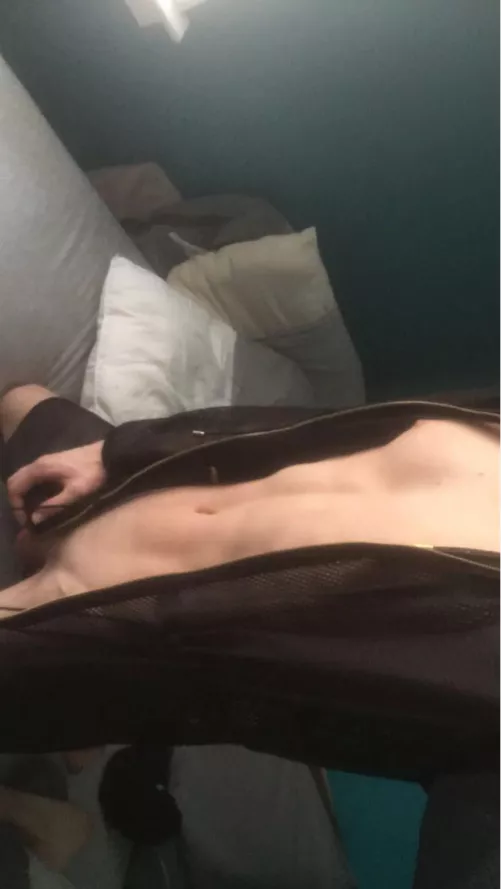 Who’s dropping a load on my chest by ero_cc