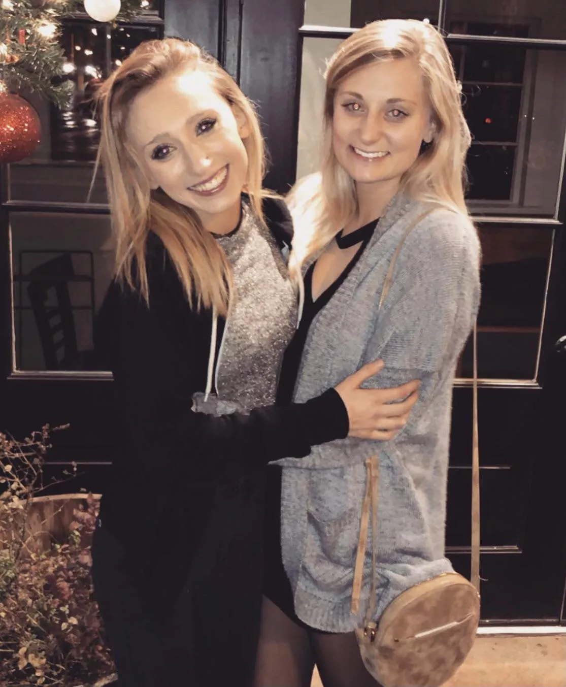 Who’s fucking and who’s sucking posted by WorthBumblebee3868