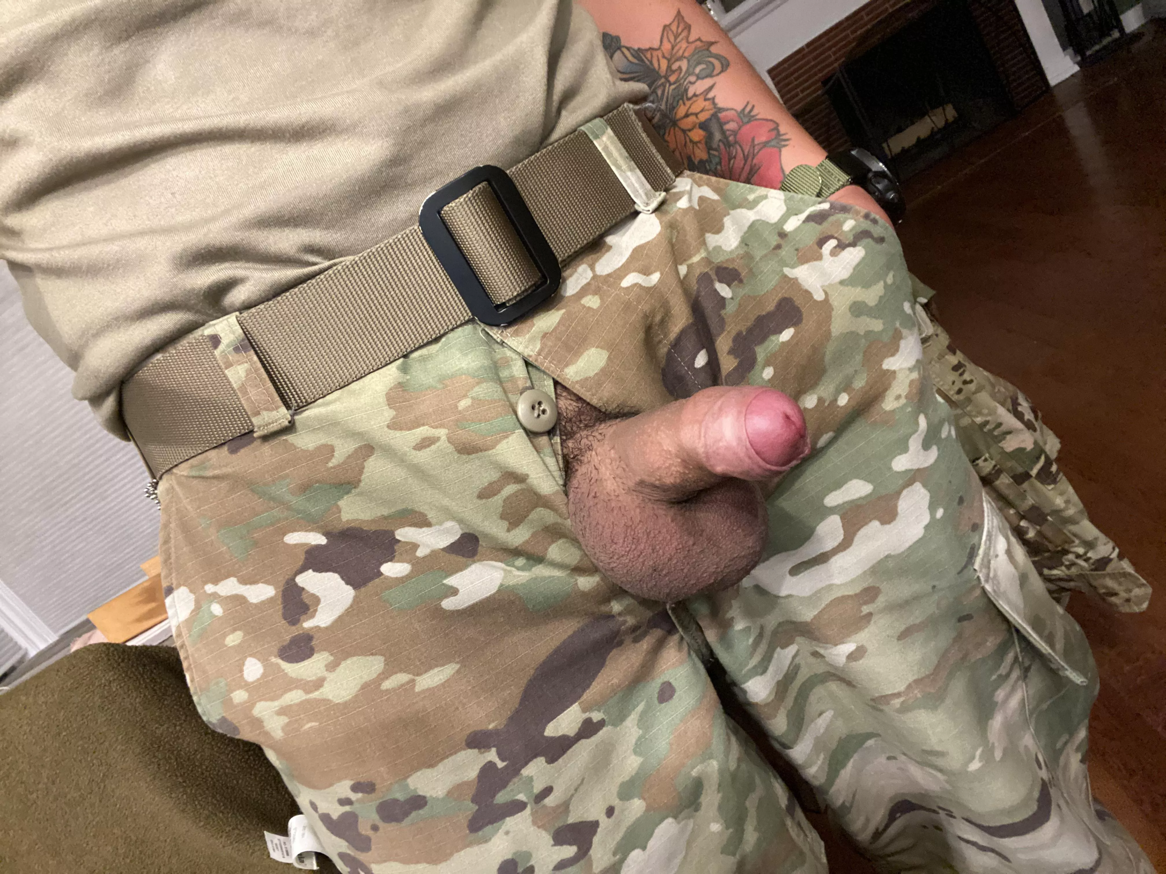 Who’s getting in their knees? posted by iSuckUcum