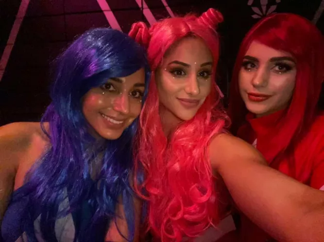 Who’s getting on their knees for you tonight? [3] by YourSwitchKing