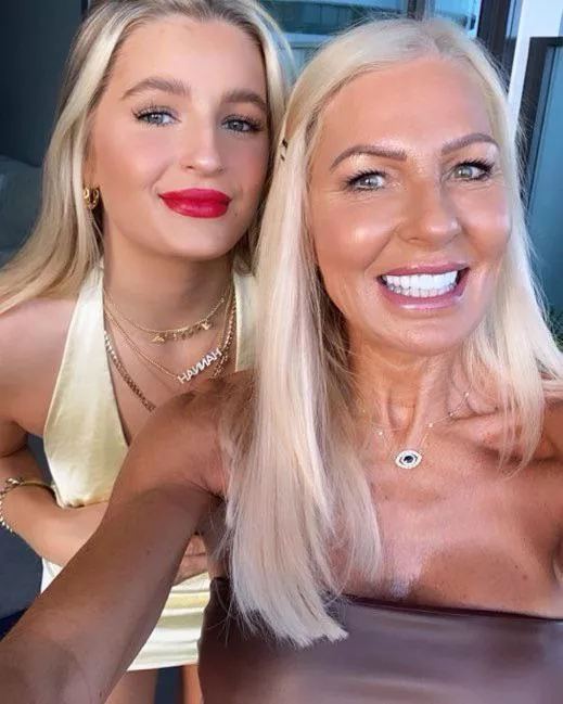 Who’s getting your load? posted by bulgingpeach