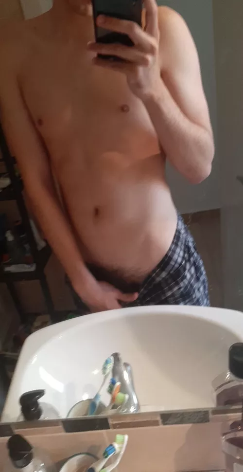 Who's gonna beg me to take it out ? by r_and21