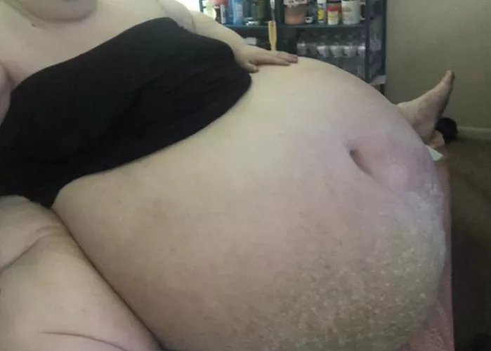 who’s gonna make me hundreds of pounds fatter? 🥵🐷🐷 oink oink! by immobileblob