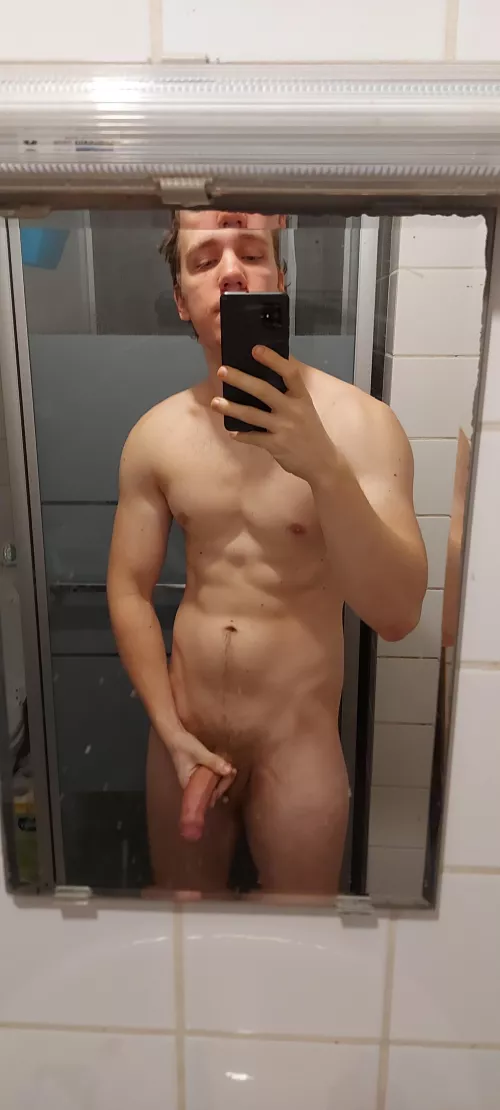 Who's gonna replace my hand? Pm open ;) by belgarathhh