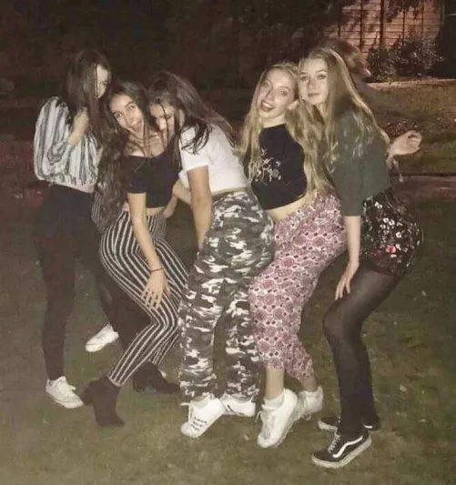 Who’s got the best ass ? by VIER_5