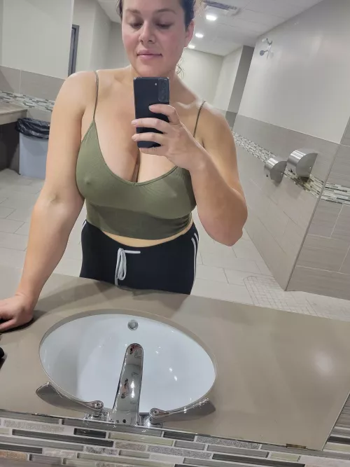 Who's in for some cardio?? by goddesssophia1992