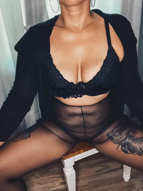 Who’s into moms?! by appalachianangel