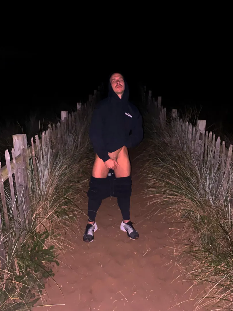 Who’s into outdoor? posted by str8mateboxers
