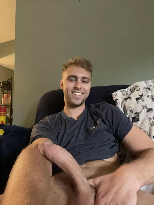 Who’s lending me a hand? by ItsDustinDaring