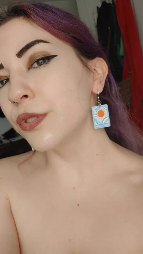 who's licking my face clean? by LilRedVelvettt