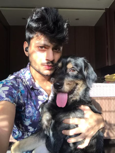 Who’s more photogenic? 🤔🤔 by Houselannister_69