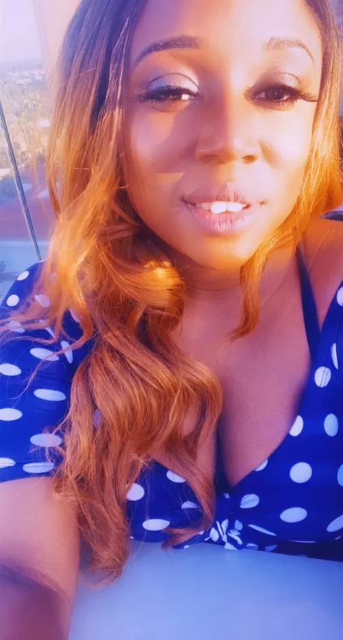 Who’s ready to get their entire dick inhaled by these juicy DSLs 💋 by PrincessRi_