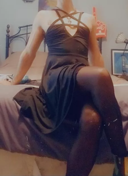 Who's taking goth girlfriend applications? by jocelynnchastity