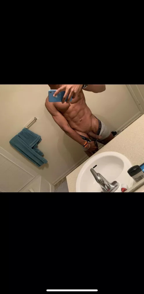 who’s up and wants sum me by PsychologicalClub558